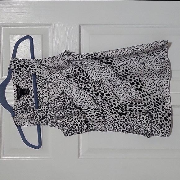 White House Black Market Sleeveless Ruffled Hidden Side Zip Animal Print Top XXS - Picture 1 of 10